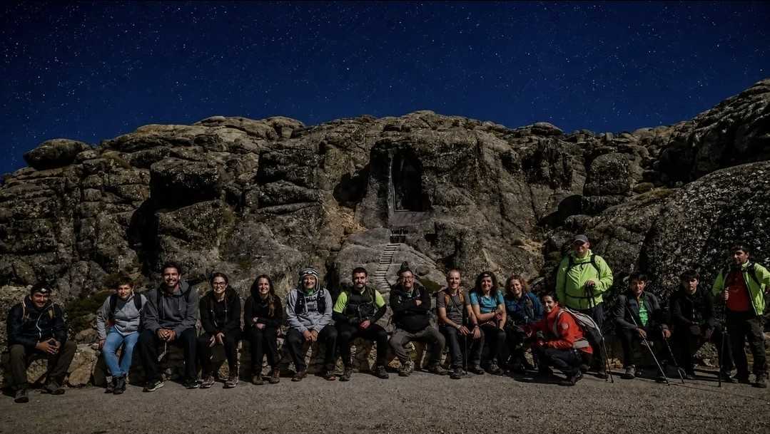 Grupo numa atividade de montanha
